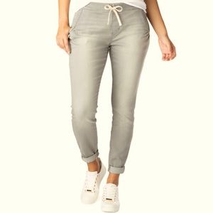 Signature By Levi’s Strauss Women's  Jean Jogger